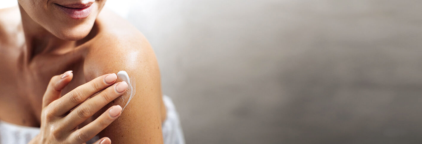 Taches blanches sur la peau li&eacute;es au soleil et &agrave; l'&acirc;ge, conseils cosm&eacute;tiques Auri&egrave;ge
